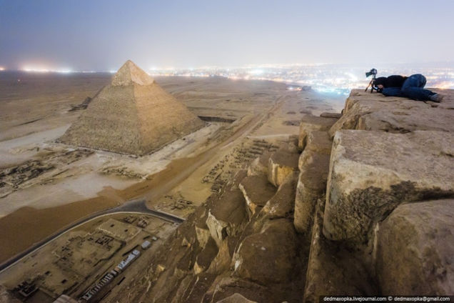 Las increíbles fotos tomadas por los rusos locos que ilegalmente se subió la Gran Pirámide de Egipto