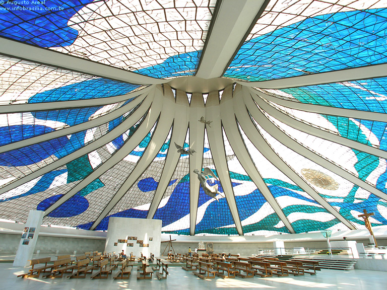 Clásicos de Arquitectura: Catedral de Brasilia / Oscar Niemeyer